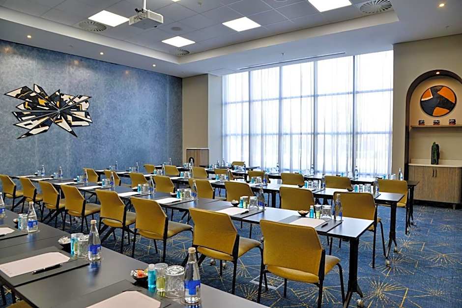 Courtyard Hotel Waterfall City