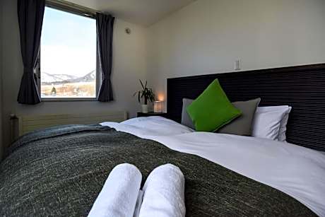 Double or Twin Room with Mountain View