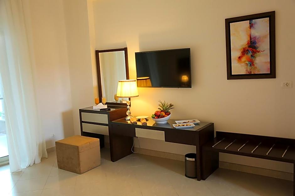 TOLIP Golden Plaza Hotel