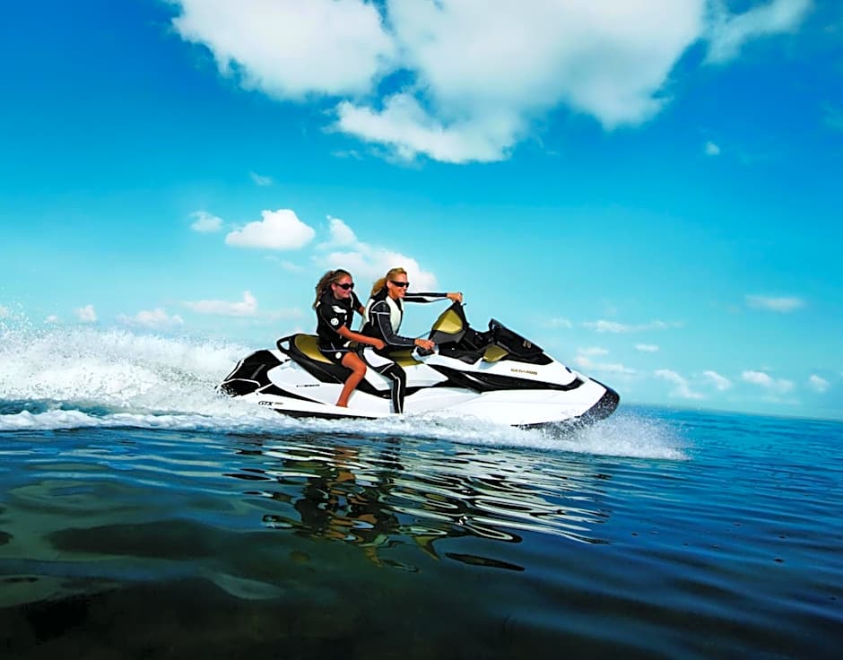 Avantis Suites Hotel