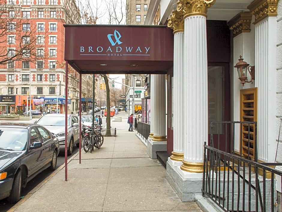 Broadway Hotel & Hostel