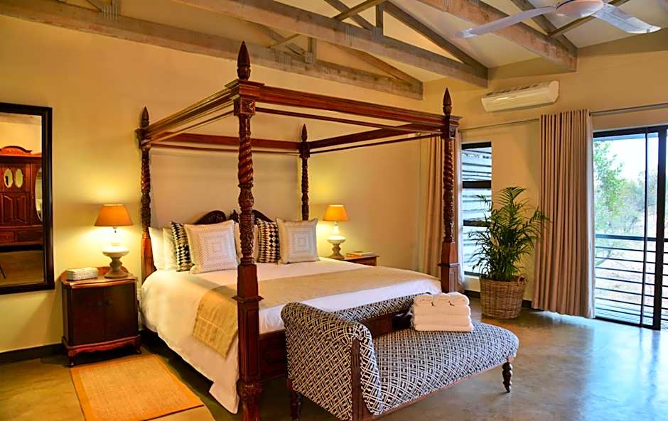 Bushveld Terrace Safari Hotel, Lodge & Spa