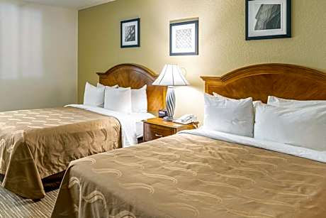 Economy Queen Room with Two Queen Beds - Non-Smoking