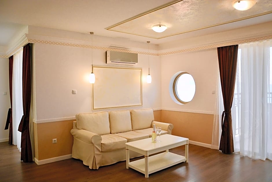 Golden Rainbow VIP Residence