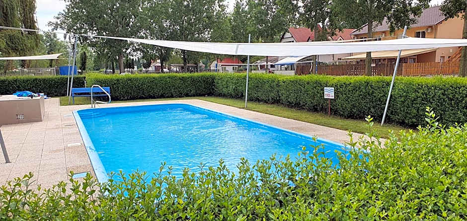 Stég Stúdió Stb. .