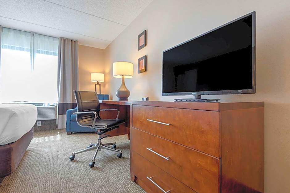 Comfort Inn The Pointe