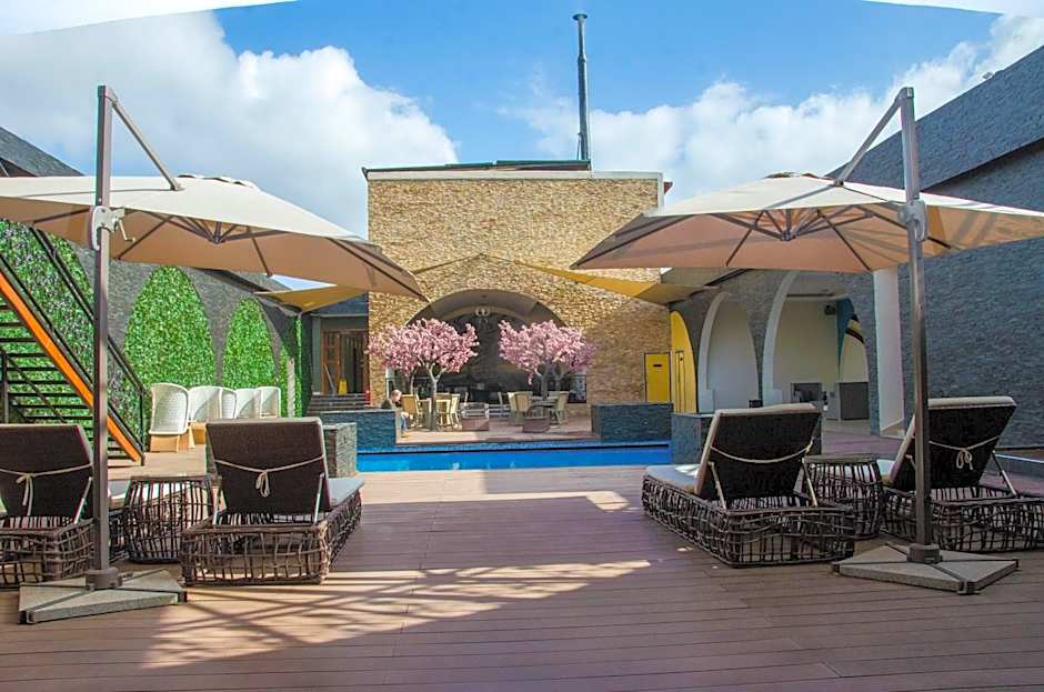 Best Western Plus Meridian Hotel