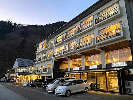 Shoji Lake Hotel