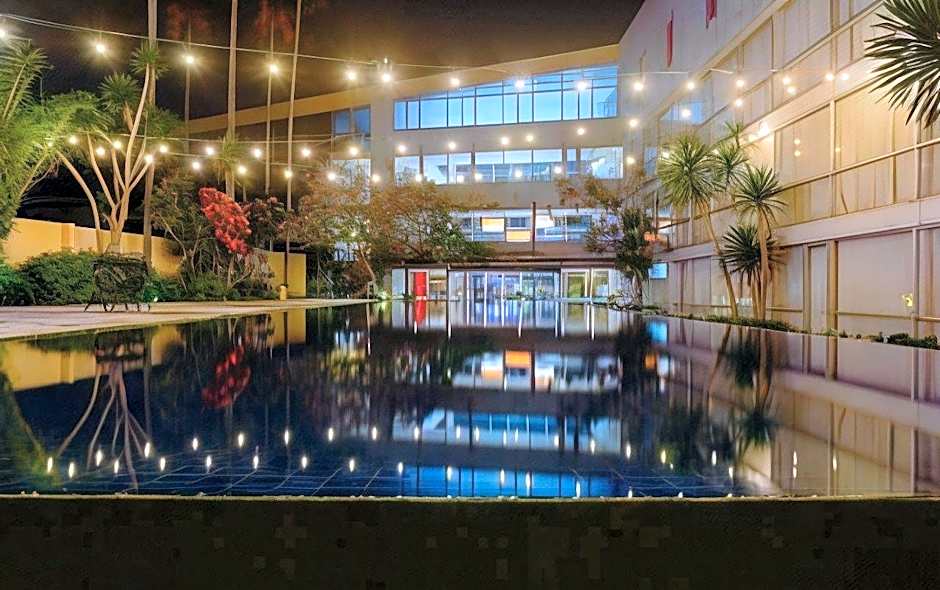 Royal Hotel N' Lounge