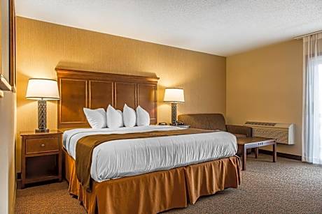 Deluxe King Room with Lake View
