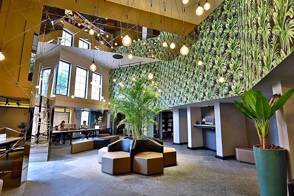 Very Chic Adult Only 18 