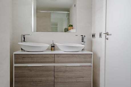 THREE BEDROOMS CAPACITY 2 PAX