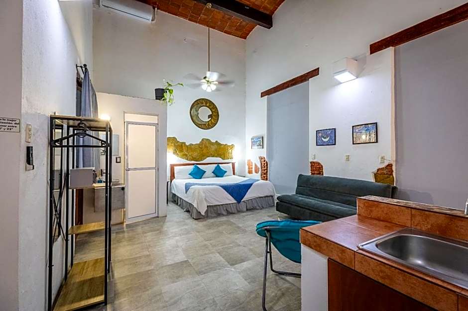 Las Mariposas Hotel & Studios