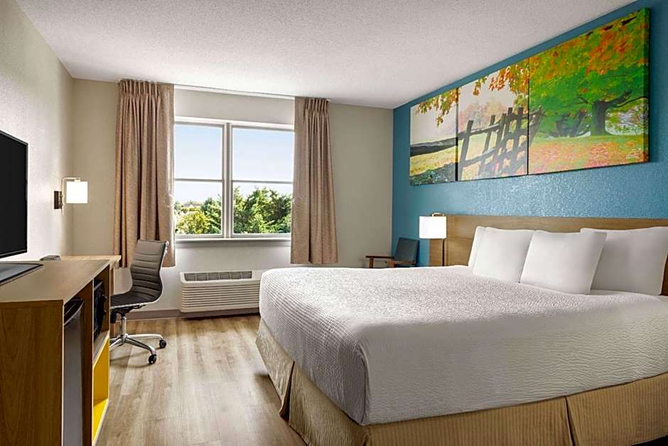 Photo 1 of 4 of 1 King Bed, Mobility Accessible