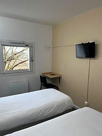 Twin Room with Shared Bathroom