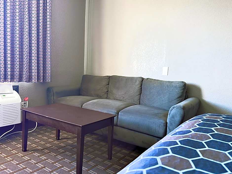 American Inn Cedar Rapids South