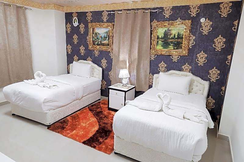 Capital O 141 Golden Rays Hotel