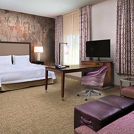 King Studio Suite with Sofa Bed - Hearing Access/Non-Smoking