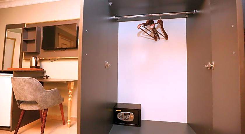 Grand moon hotel suites 