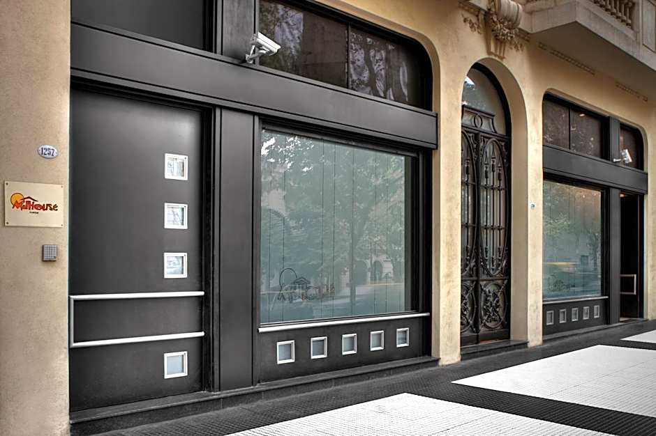 Milhouse Hostel Avenue