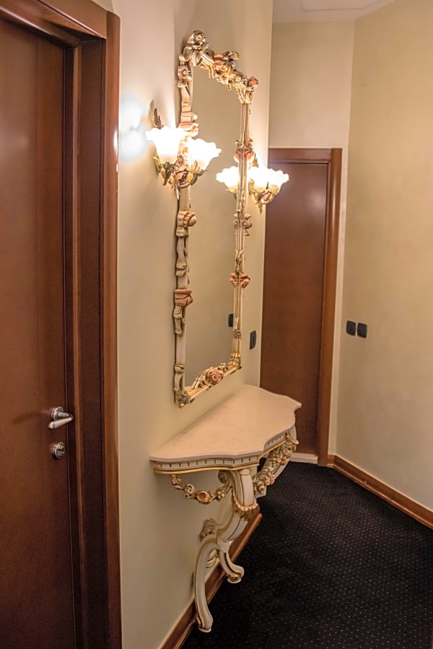 Photo 1 of 8 of Deluxe Suite, City View
