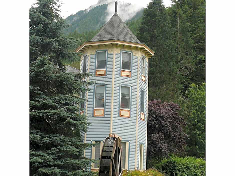 Alexander's Lodge