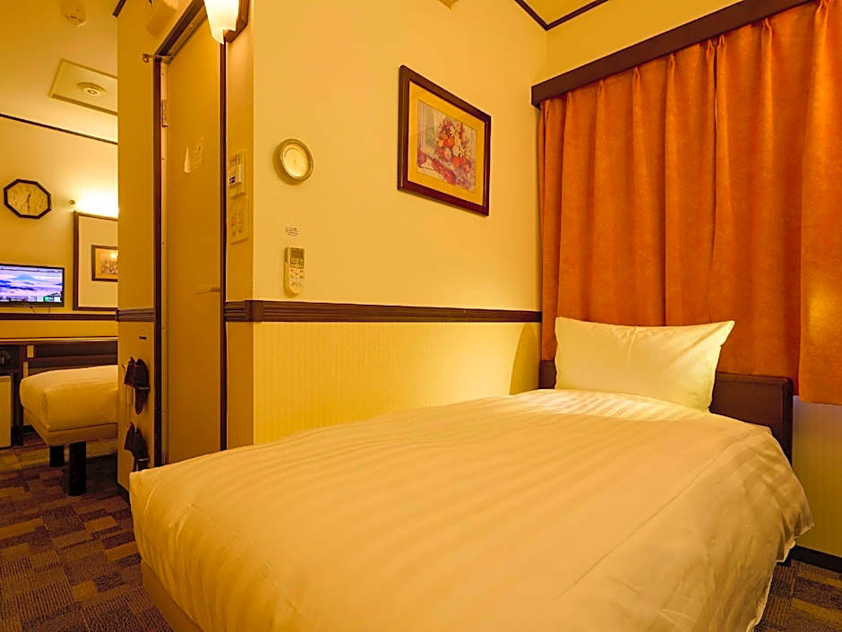 Toyoko Inn Tokyo Akigawa-eki Kita-guchi