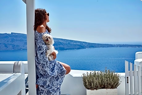 WITH PRIVATE CAVE POOL