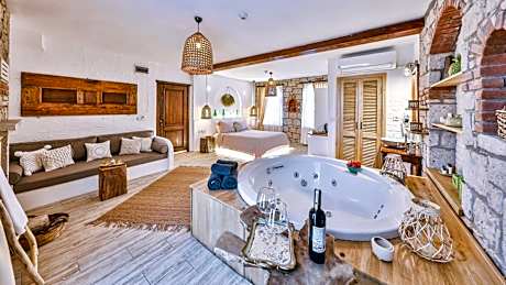 Suite with Spa Bath
