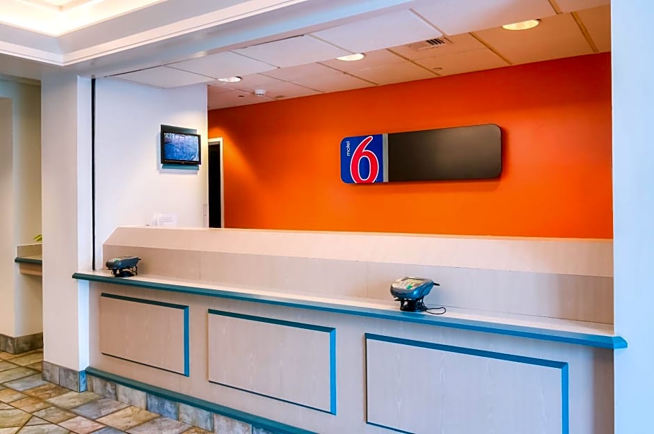 Motel 6-Joliet, IL - Chicago - I-55