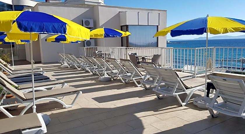 Ladies Beach Suit Otel