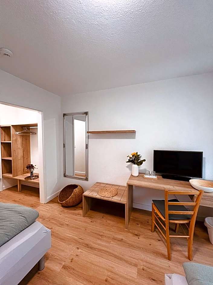 Business Hotel Riverside