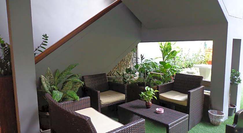 First And Frang Hotel