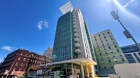 LIC Manhattan View Hotel