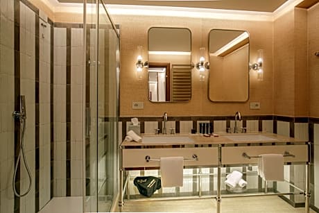 OMNIA Deluxe Double Queen