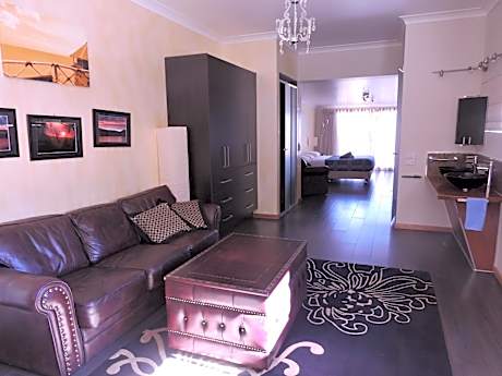 Deluxe King Room with Balcony and Lake View