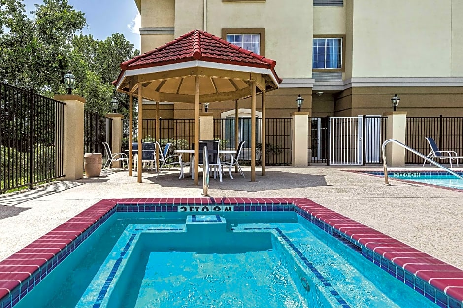 La Quinta Inn & Suites by Wyndham Houston - Rosenberg