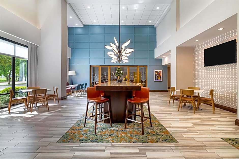 Hampton Inn & Suites Dallas/Plano-East