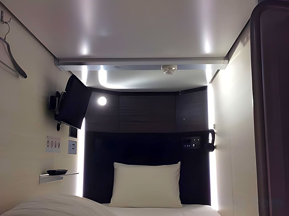 Akihabara Bay Hotel (Female Only)