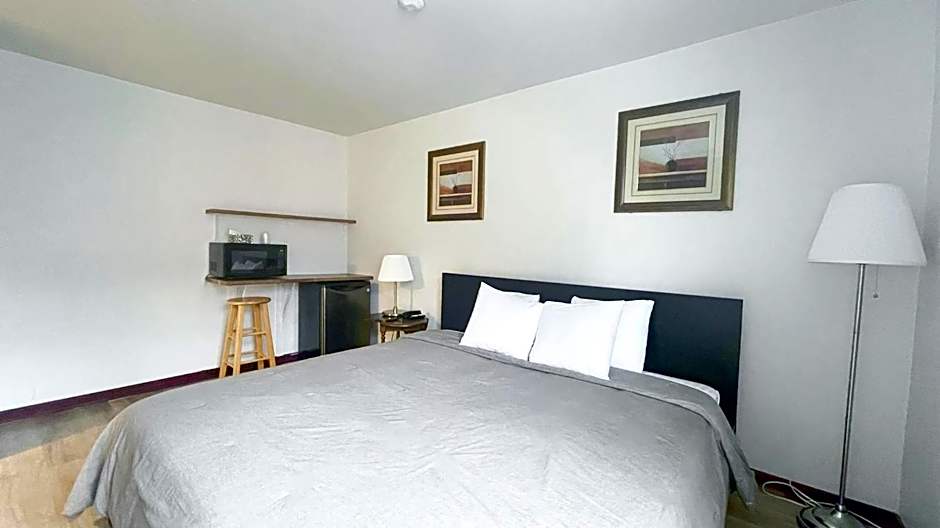 Commons Inn