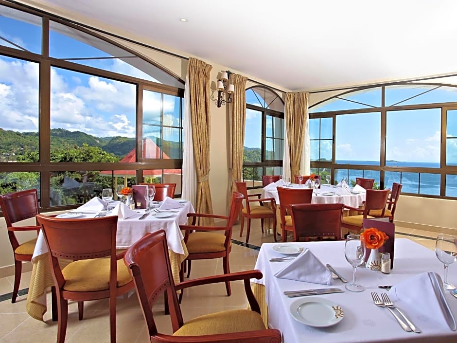 Bahia Principe Grand Cayacoa