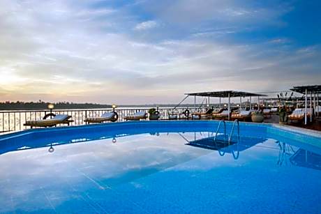 Nile Cruise 3 nights From Aswan to Luxor Every Friday, Monday and Wednesday with tours