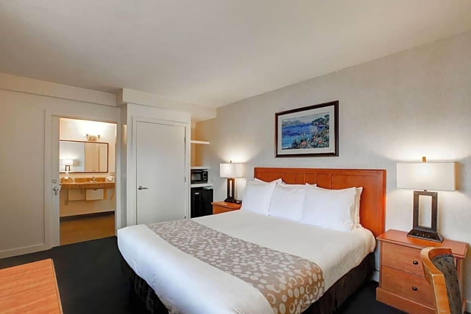 Newport Channel Inn