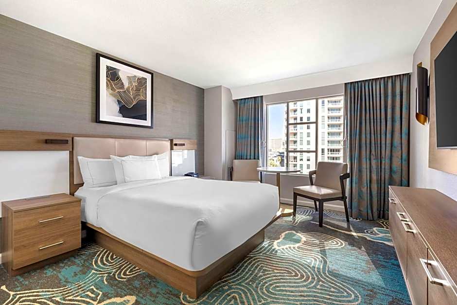 Hilton Grand Vacations on Paradise (Convention Center)