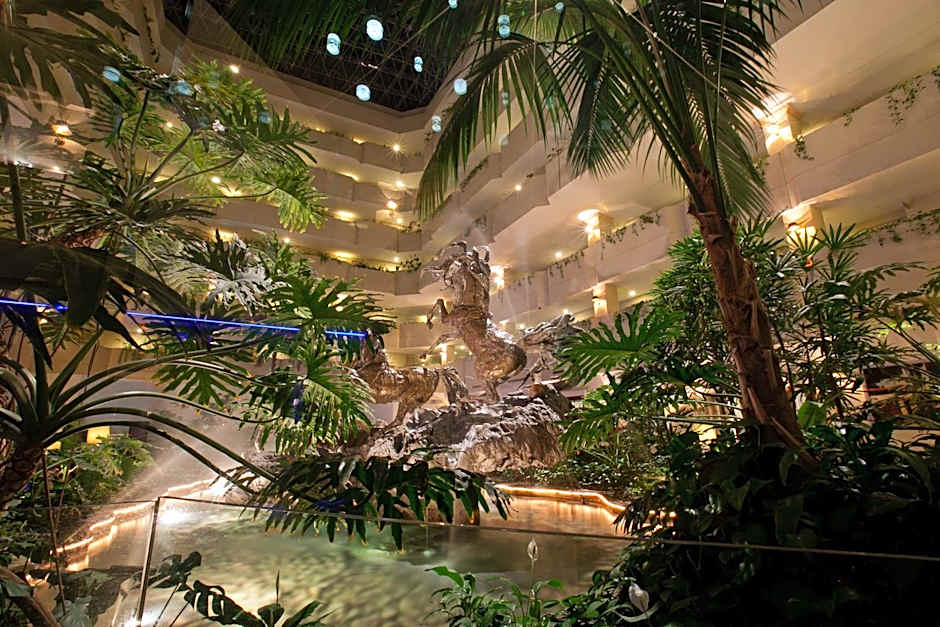 HS HOTSSON Hotel Leon