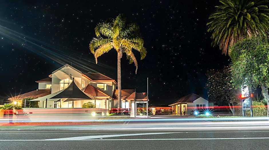 Pacific Coast Motor Lodge