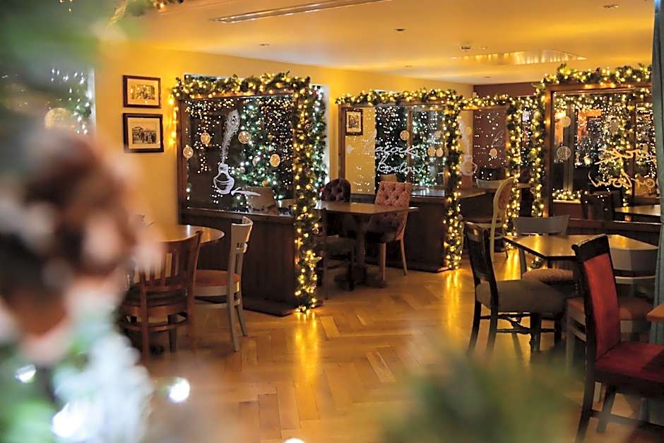 The Peacock at Barlow