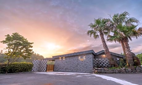 Jeju BunkerHotel&Resort