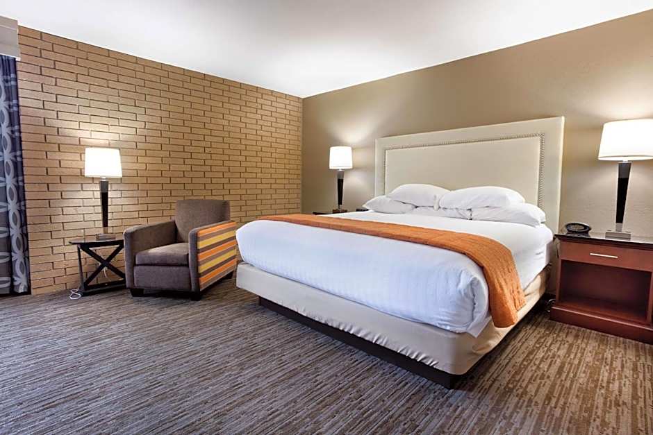 DRURY INN & SUITES KANSAS CITY AIRPORT
