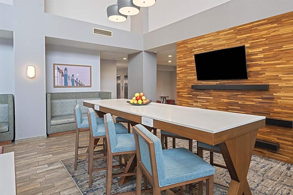 Hampton Inn & Suites Omaha Southwest-La Vista
